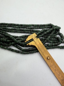 Cuentas de Esmeralda al por Mayor en Forma de Neumático Heishi, 5-6mm, Cuentas Espaciadoras Planas Redondas de Esmeralda Verde Natural, Hilo de 16 Pulgadas para Joyería - Product Image 4