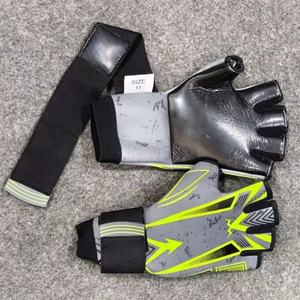 Guantes de Portero de Látex Falcon Pro Morados y Verdes, Impermeables, Unisex, Transpirables, Antideslizantes, para Fútbol, Gimnasio y Actividades al Aire Libre - Product Image 4