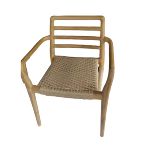 Nouveau produit Chaises à dossier en rotin Installations de loisirs pour les repas Mobilier d'hôtel et de patio Chaises de salle à manger en bois à vendre - Product Image 1