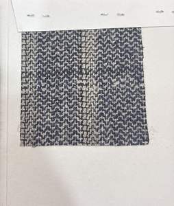 Tela de tweed a cuadros en azul con detalles en gris, lo último en la colección, 300 gsm, diseño único. - Product Image 2