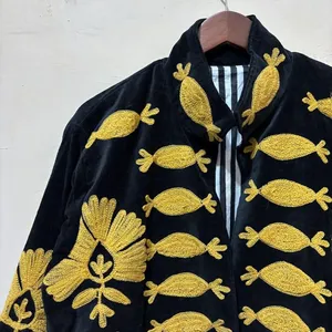 Veste en velours noir de luxe brodée Suzani pour femmes, style bohème, fleurs, faite à la main, ouverte sur le devant, ethnique, automne, manches longues - Product Image 2