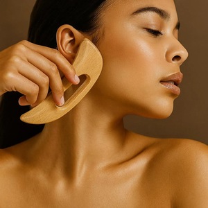 Masajeador Facial Gua Sha de Madera Rústica Ecológica con Madera de Acacia Sólida para Relajación Muscular - Regalo de Año Nuevo - Product Image 2