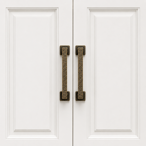 Manija Moderna de Latón para Puerta Principal con Acabado Negro Mate Elegante |   Acabado en Oro y Plata para Uso Residencial, Comercial y Hotelero - Product Image 2