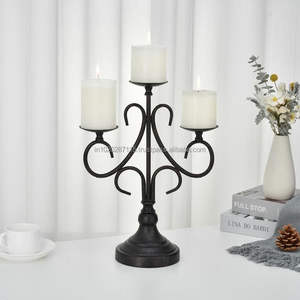 Candelabro de hierro de inspiración antigua con características hechas a mano, perfecto para mesas de comedor, eventos o regalos - Product Image 2