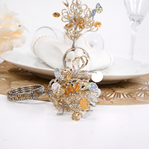 Vente chaude À La Main Rond De Serviette Fantaisie Perle De Noël Étincelle Conception Papier Bois En Gros En Vrac Quantité Pas Cher Prix Table - Product Image 2