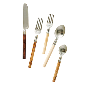 Ensemble de couverts vintage en argent plaqué or, design élégant avec manche blanc, vaisselle de créateur française pour hôtel et repas à domicile, en promotion - Product Image 5