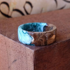 Anillos para Servilletas de Madera y Resina Epoxi, Color Azul Cielo, Artesanía en Resina, Accesorios Decorativos para Mesa - Product Image 1