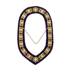 Collier de maçon de 32e degré du Rite écossais – Velours violet foncé avec emblèmes de croix et médaillons étoilés dorés - Product Image 1