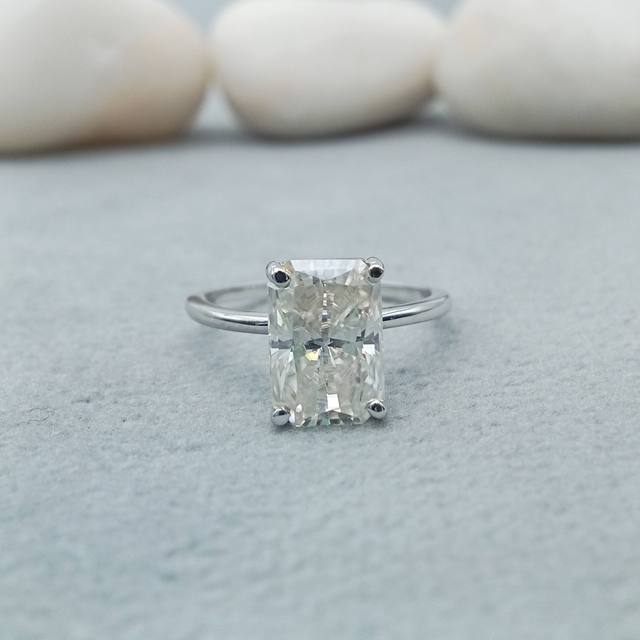 Hot Sale Luxury 18K White Gold Natural Diamond Ring for Wedding Anniversary and Fine Jewelry Gift Use Available for Best Price
