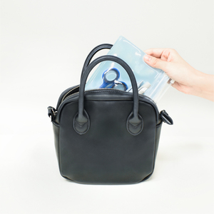 Sac cosmétique transparent gris en PVC à 3 poches sur mesure, fabriqué au Japon, boîte de rangement à fermeture éclair avec logo personnalisé pour produits de classement Yumekirock - Product Image 3