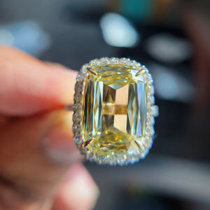 แหวนหมั้นเพชรเหลืองทรงหรูหราประดับเพชรแล็บโกรว์ 14K ทองเหลือง/ทองขาว/ทองชมพู ทรงเหลี่ยมมรกต รับรองโดย IGI ชุบโรเดียม - Product Image 1