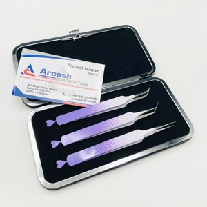 Pince à épiler professionnelle en acier inoxydable blanc et violet, durable, pour cils, avec pointe incurvée à 45 degrés et prise diamantée, pour une tenue optimale. - Product Image 2