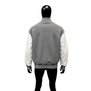 Chaqueta Varsity Gris y Crema para Hombre con Cierre de Botones y Ribete Acanalado, Estilo Casual, Chaqueta Universitaria Retro Moderna - Product Image 2