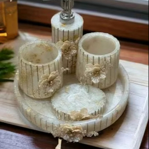 ชุดอุปกรณ์อาบน้ำเรซิ่นลายดอกไม้ทำมือ 5 ชิ้น ประกอบด้วย ที่กดสบู่เหลว แก้วแปรงสีฟัน ที่วางสบู่ทรงกลม ถาดอเนกประสงค์สำหรับห้องน้ำ - Product Image 1