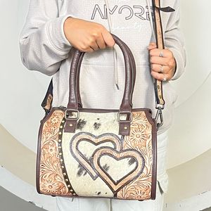 Bolsa de Viaje Grande de Cuero Vacuno Hecha a Mano con Diseño de Corazón, Bolso de Mano Vintage con Estampado Floral, Estilo Speedy, Unisex - Product Image 4