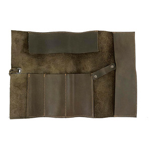 Rouleau à outils d'artiste en cuir véritable, portable, avec plusieurs compartiments pour pinceaux, en vente à prix raisonnable. - Product Image 4