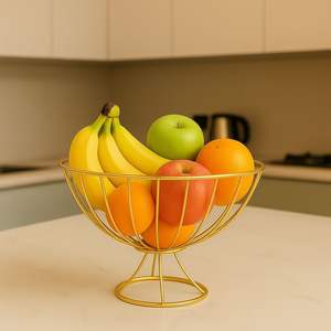Cesta de frutas de metal finamente elaborada para un elegante almacenamiento en la encimera de la cocina y uso decorativo en el hogar. - Product Image 1