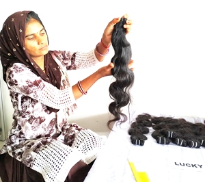 มัดผมเรมี่ธรรมชาติผมอินเดียทอสไตล์ผมลอนสีดำ - Product Image 3