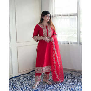 Conjunto de Top, Pantalón y Dupatta para Mujer con Bordado y Trabajo de Lentejuelas - Product Image 2