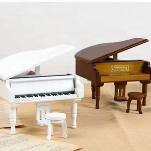 Boîte à musique en bois modèle piano à mouvement Sankyo Ever Bright, forme de piano à vent, cadeau pour <span class=keywords><strong>les</strong></span> petites filles pour <span class=keywords><strong>les</strong></span> anniversaires et Noël - Product Image 3