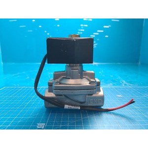 Vanne solénoïde CKD AD11-20A utilisée comme pièce détachée pour équipement semi-conducteur Legacy - Product Image 2