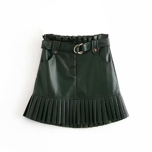Nouvelle jupe en cuir rouge taille haute tendance pour femme – Coupe ajustée sexy – Jupe en similicuir – Idéale pour les soirées et le quotidien - Product Image 1