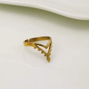 Bague géométrique en laiton plaqué or, style moderne unisexe, bijoux à porter au quotidien - Product Image 3