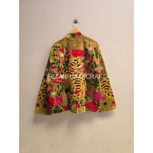 Veste brodée tigre, veste en velours cousue à la main, veste courte ouzbèke Suzani, doublure intérieure en coton - Product Image 5