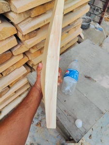 Bate de Críquet Personalizable de Alta Calidad para Hombre, Fabricado con Madera de Sauce Inglés de Primera Calidad, Granos de Sauce Maltado Seleccionados - Product Image 2