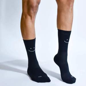 Chaussettes de sport de compression personnalisées pour hommes et femmes, chaussettes de course à pied, chaussettes de randonnée athlétiques, anti-ampoules, respirantes et absorbant l'humidité - Product Image 1