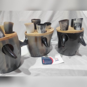 Cuerno de búfalo genuino 100% auténtico, juego de 4 cuernos para beber con soporte hecho de cuerno, estilo Vikingo, Ragnar, Ragnarok - Product Image 2