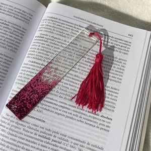 Planche à découper en bois faite à la main avec pétales de fleurs séchées et feuilles d'or, durable et légère - Product Image 6