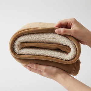 Couverture Sherpa unie en polaire dorée, jeté tricoté personnalisé pour la maison et les voyages, style simple, lavable en machine - Product Image 3