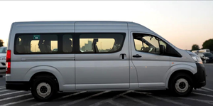 Toyota Hiace 3.5L gasolina, 15 asientos, modelo 2026, transmisión automática, en buen estado. - Product Image 5