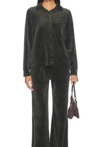 Chemisier décontracté tissé pour femme, col mandarin, manches raglan, boutonné, en velours mi-lourd, printemps, écologique, vente en gros OEM - Product Image 4