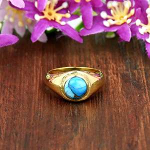 Anillo de Sello con Turquesa y Dalia Púrpura, Oro Vermeil de 18K, Joyería Clásica de Turquesa Hecha a Mano - Product Image 1
