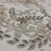 Tissu en Tulle Brodé de Fleurs 3D Artisanales de Luxe avec Perles et Paillettes Cousues à la Main, 100% Polyester, Style Classique