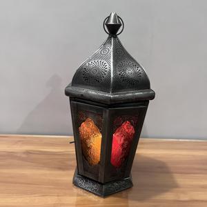 Lanterne en fer marocaine vintage, porte-bougie décoratif pour la décoration de table à la maison - Design artisanal L535 - Product Image 2