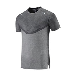Fabricant de vêtements de sport personnalisés, t-shirt de compression pour la remise en forme, polyester et élasthanne, évacuation de l'humidité, étiquette privée, en gros - Product Image 5