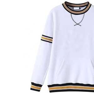 Sweat-shirt d'hiver unisexe surdimensionné à col rond pour homme, avec logo personnalisé brodé, logo en chenille de haute qualité, épaules tombantes - Product Image 4