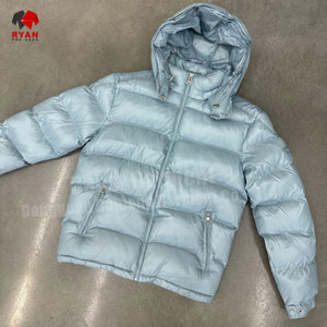 เสื้อแจ็คเก็ตพัฟเฟอร์คุณภาพสูงแบบกำหนดเองสำหรับผู้ชาย ผู้ใหญ่ และเด็ก พร้อมโลโก้แบบกำหนดเอง ดีไซน์ ODM คอปกแบบมีฮู้ด - Product Image 1