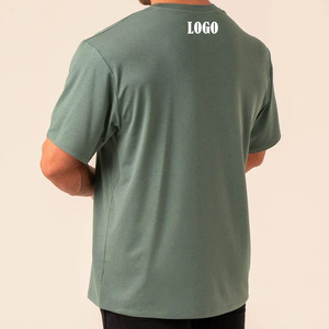 Camiseta de Manga Corta con Cuello Redondo para Hombre, Color Verde, 100% Algodón Jersey, Corte Regular, Color Sólido, Estilo Casual, Logotipo Serigrafiado en la Parte Delantera - Product Image 2