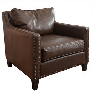 Fauteuil classique en cuir marron avec garniture cloutée, fauteuil traditionnel à accoudoirs pour salon ou bureau - Product Image 1