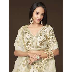 Adorable tenue de fiançailles en soie flammée à sequins blancs Lehenga Choli - Product Image 4