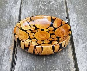 Bol à salade classique en bois et résine époxy, fait main, écologique, non revêtu, pièce décorative unique pour anniversaire - Product Image 1