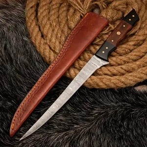 Cuchillo de filetear de 12 pulgadas hecho a mano de acero de Damasco con hoja dentada de punta caída, mango de madera y hueso, con funda de cuero - Product Image 1