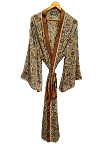 Nouvelle Robe Kimono en Soie Patchwork, Cache-maillot de bain, Vêtement de Nuit, Longue Robe, Kimono Indien Vintage Fait Main en Soie Recyclée - Product Image 3