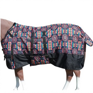 Manta de lujo para caballo en forma de U, de color liso, tela de algodón impermeable, con doble cierre frontal en el pecho y solapa trasera mediana, para equitación al aire libre. - Product Image 6