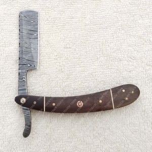 Navaja de afeitar medieval profesional con mango de cuerno y madera para barbería y salón, modelo TT-5523 - Product Image 4