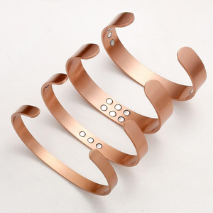 Nuevo Brazalete de Cobre Moderno y Pulido de Lujo para Hombre y Mujer, Magnético, Personalizado, Grabado a Mano por blossom craft india - Product Image 3